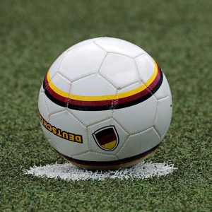 football, soccer, kick-off-3471371.jpg